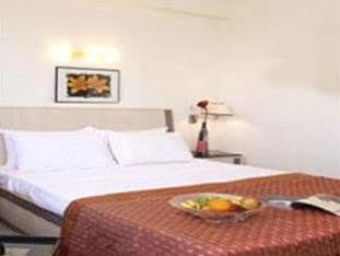 Hotel Komfort Terraces Bangalore Exteriör bild